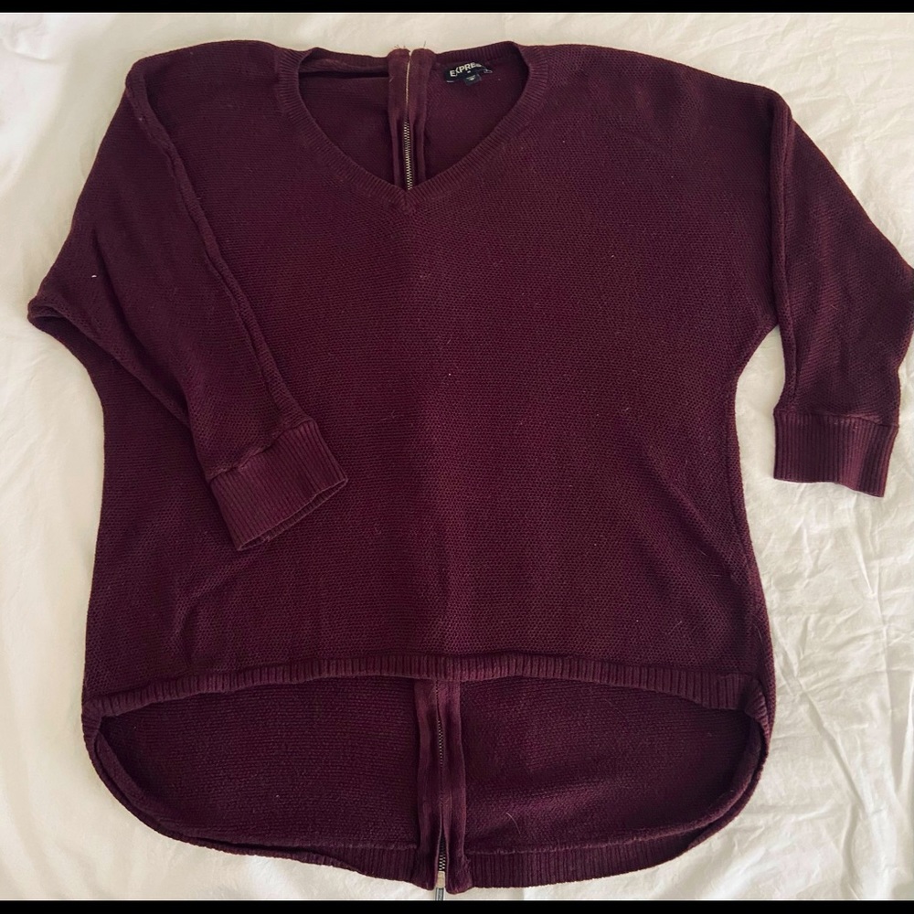 Cute maroon sweatshirt